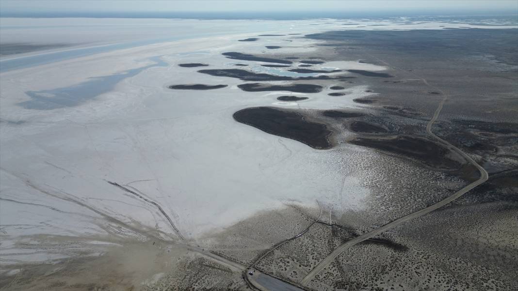 Tuz Gölü can çekişiyor! 130 bin futbol sahasından 13 bine düştü 2